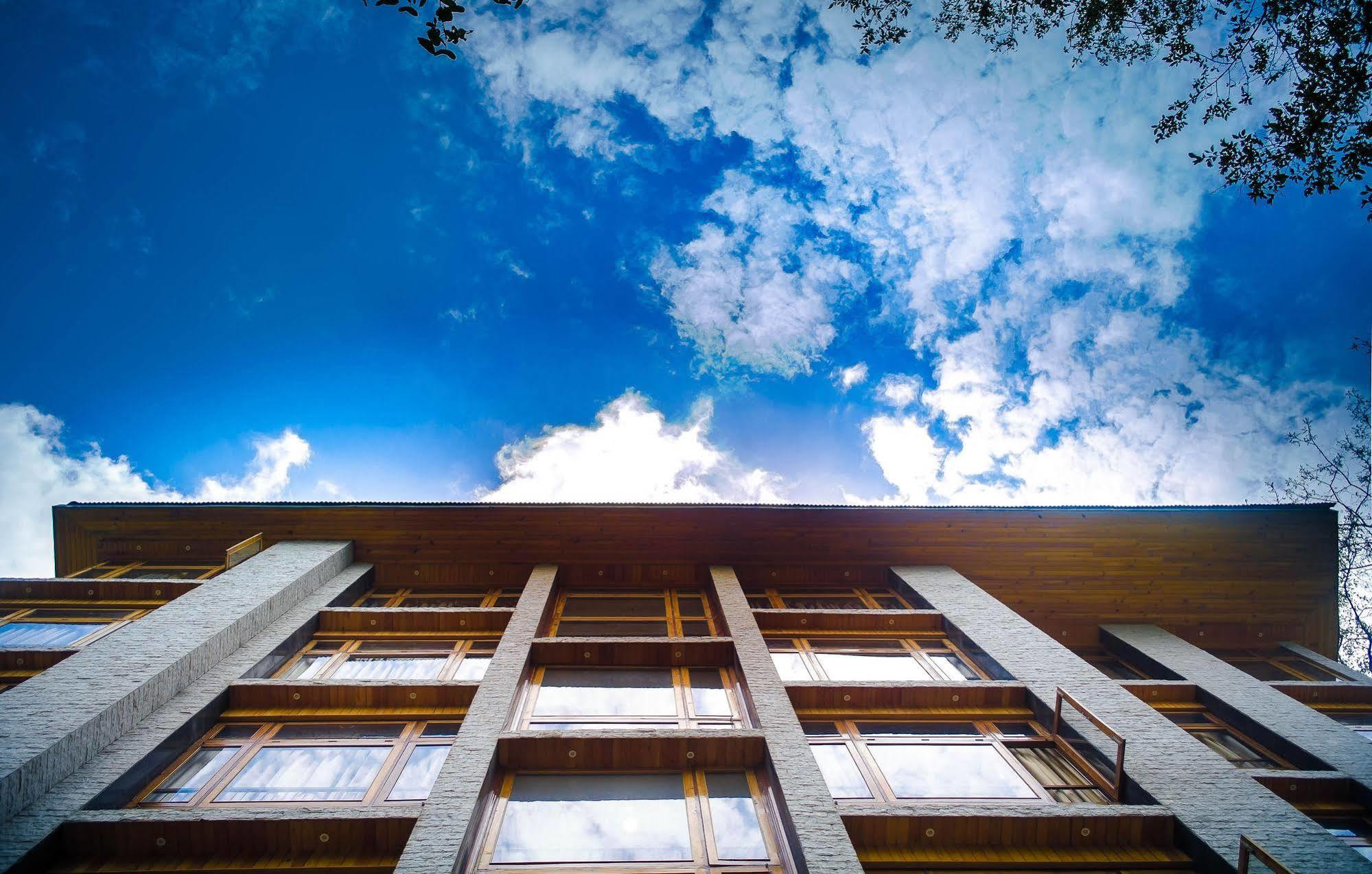 The Golden Crest Hotel Gangtok Exterior photo